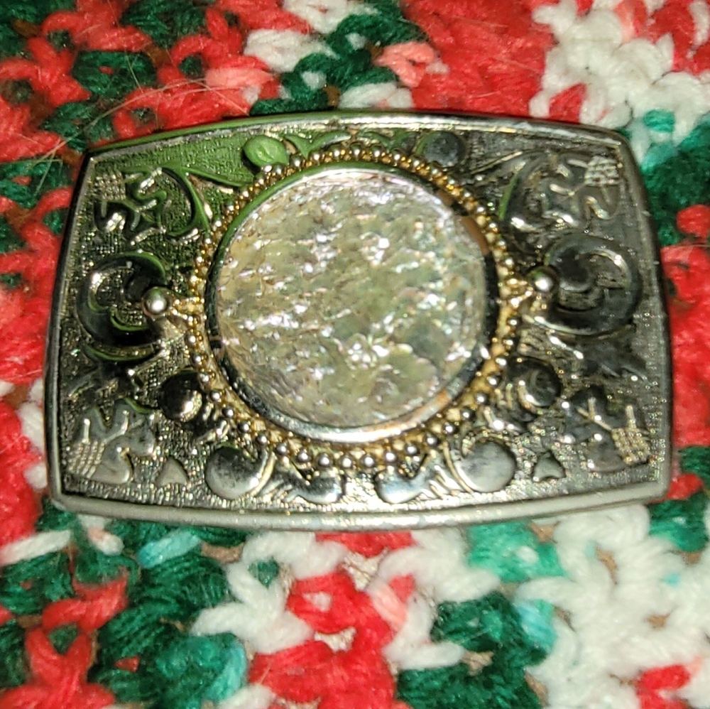 belt buckle